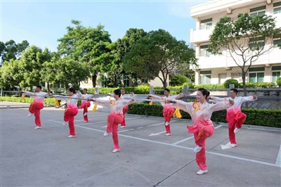 石獅太極拳代表隊在展演中取得優異成績