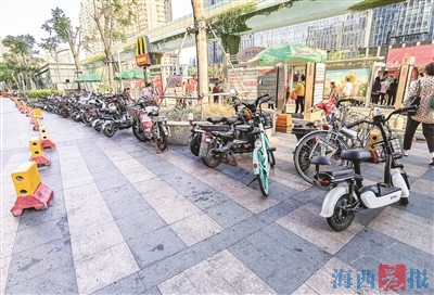 車站周邊存在不文明現(xiàn)象 疑似“黃牛”車站前拉客