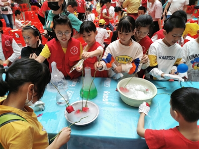 小記者前往石獅國際食品城 在歡笑中打開科學的大門