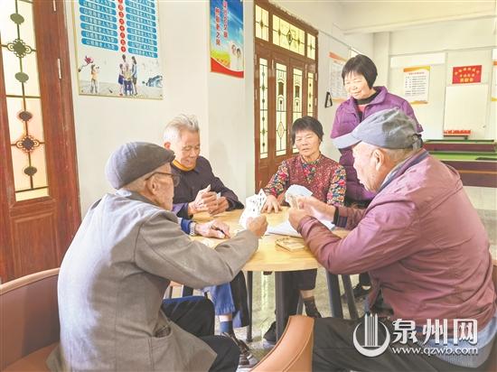 南安梅溪村設立有聲圖書館 解決老人看不懂書本煩惱