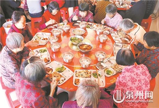 洛江區(qū)馬甲鎮(zhèn)啟用“長者食堂” 為留守老人提供免費(fèi)午餐