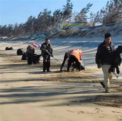 古浮灣海灘開展海漂垃圾清理整治志愿服務活動