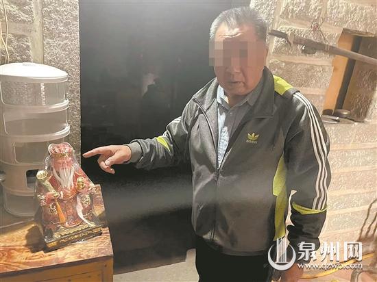 石獅市一男子去寺廟里“不問自取”兩尊佛像