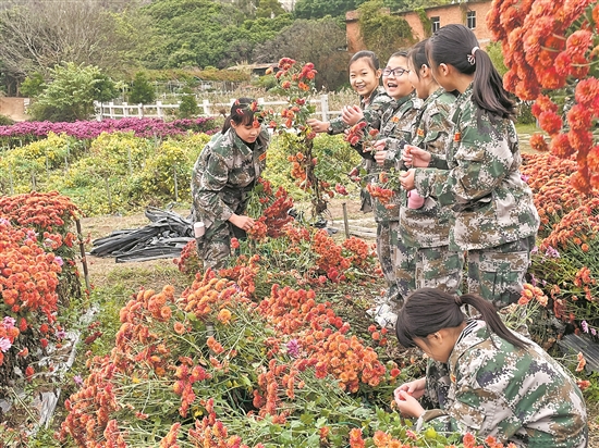 豐澤區小記者前往實踐基地“探班” 培養正確勞動價值觀