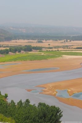 安徽無人機騰空而起 為審計廬南礬礦生態修復工程裝上“千里眼”